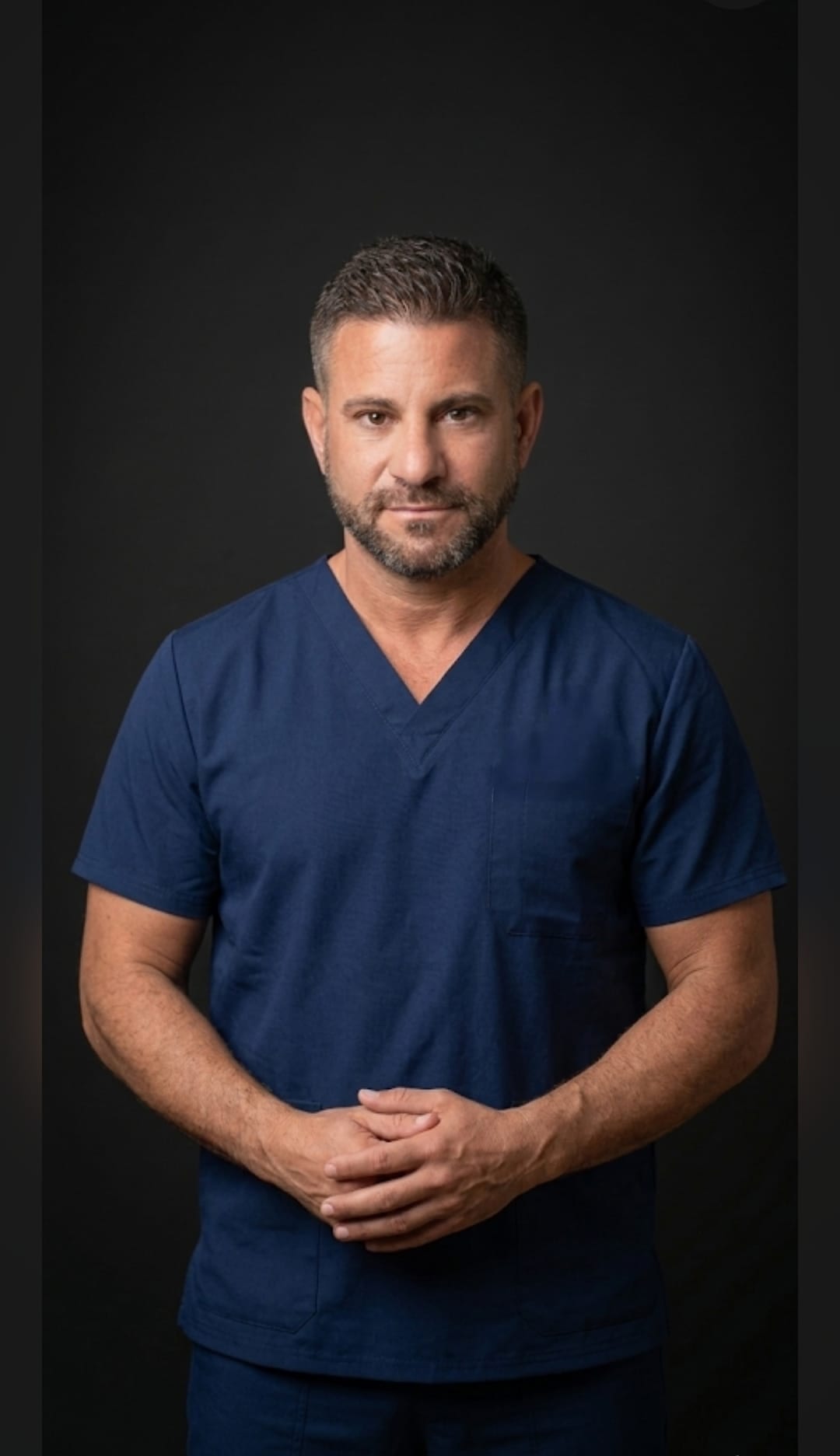 אדיר מזרחי — מטפל בכאב ומעסה רפואי בכיר
